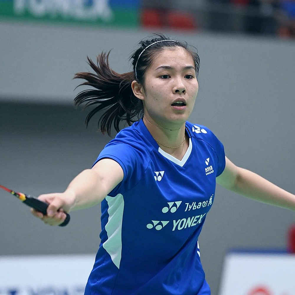 Alwi Farhan and the Lesson from Kento Momota: When a Retired Champion Becomes a Teacher on the Practice Court