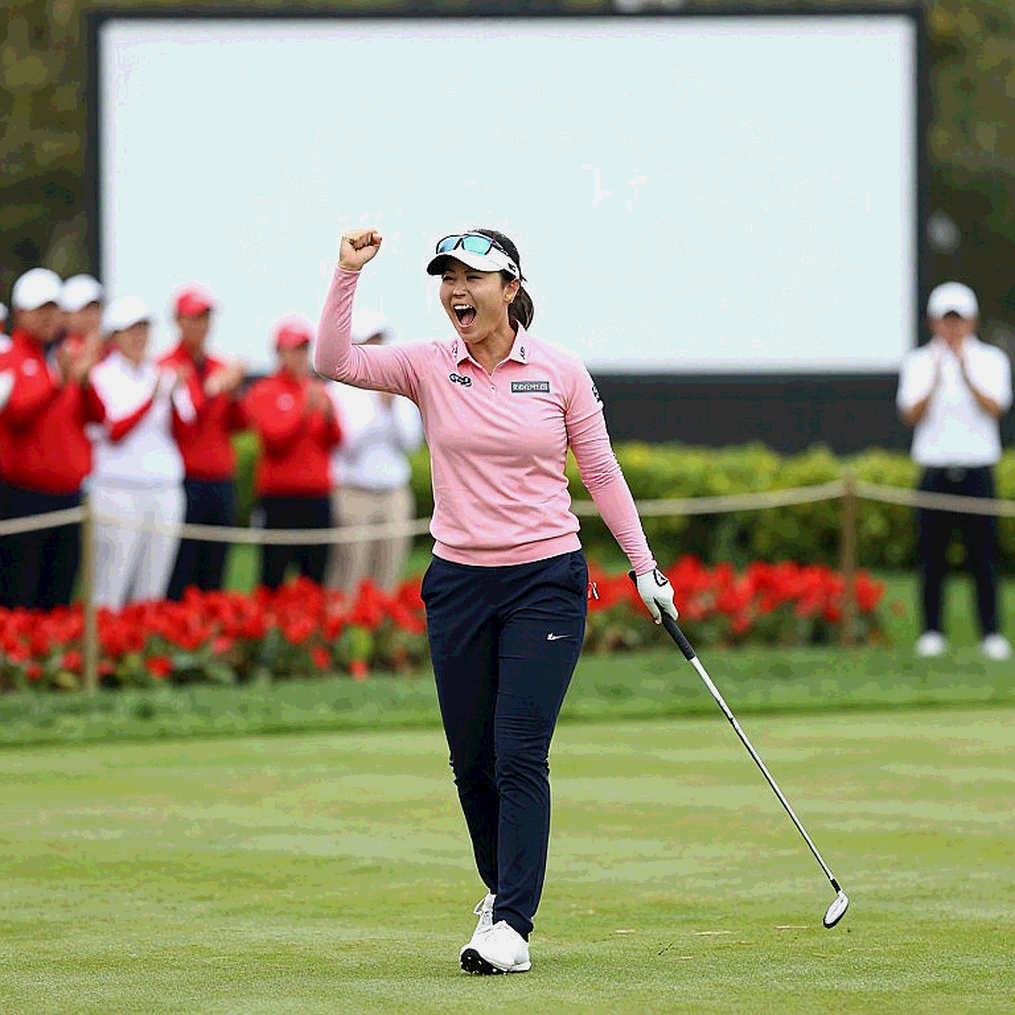 Chacarra dẫn hai gậy tại DP World India Championship khi vòng ba bị hoãn