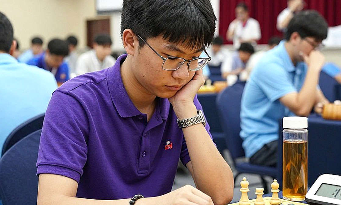 Clutch Chess, Valeri Lilov's Course, and the Mismatch Between a Hot Headline and Its Body: A Data Analysis from Saint Louis