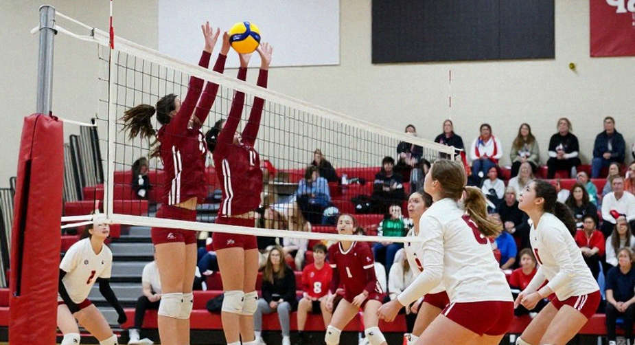 Mỹ hạ Canada 3-2 ở chung kết NORCECA: Ngôi vương thứ 11 được quyết bằng hai điểm sau 216 pha bóng Mỹ hạ Canada 3-2 ở chung kết NORCECA: Ngôi vương thứ 11 được quyết bằng hai điểm sau 216 pha bóng