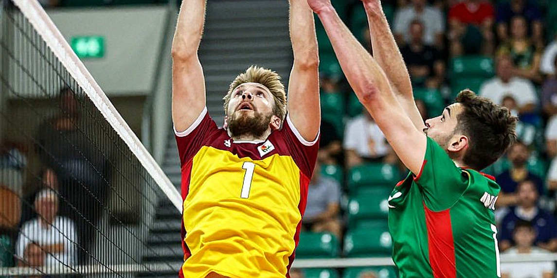 Nebraska thắng Creighton 3-0: Kỷ lục 15.405 khán giả và điều bảng tỉ số không kể