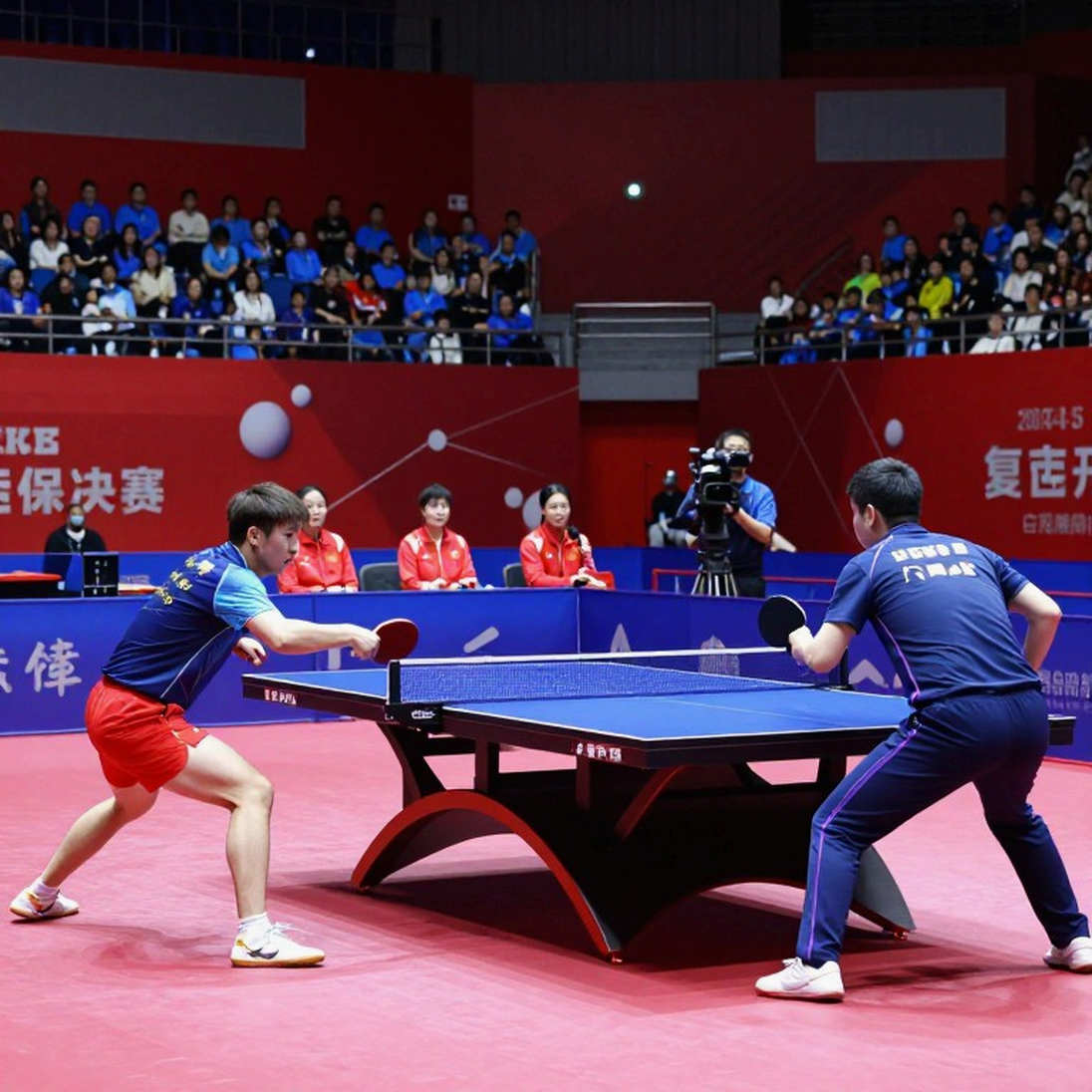 Bayley và Davies dẫn đầu đội bóng bàn pha Vương quốc Anh sang Pháp trước thềm giải vô địch thế giới Bayley và Davies dẫn đầu đội bóng bàn pha Vương quốc Anh sang Pháp trước thềm giải vô địch thế giới