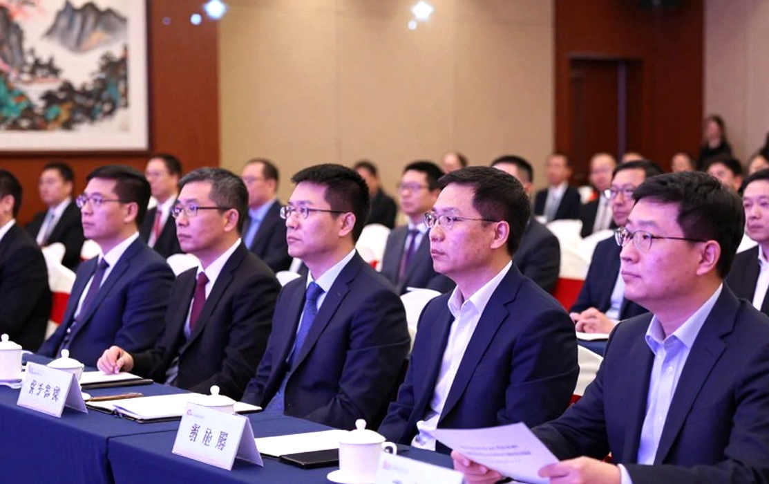 FRITZ 20: cỗ máy cờ vua 34 năm tuổi đi tìm chỗ đứng giữa thời engine miễn phí