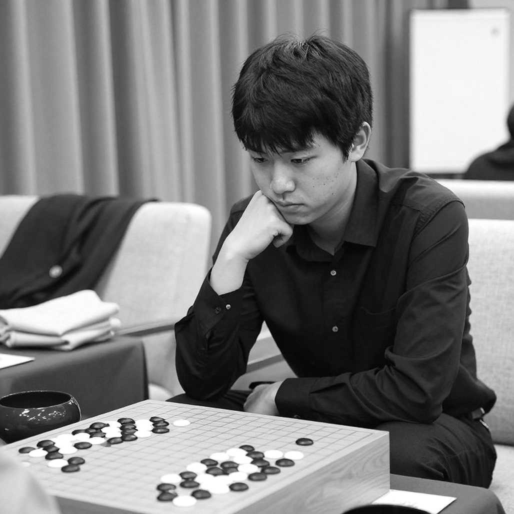 GCL 2026: Nepomniachtchi gives Carlsen a scare before getting past Sindarov on the clock