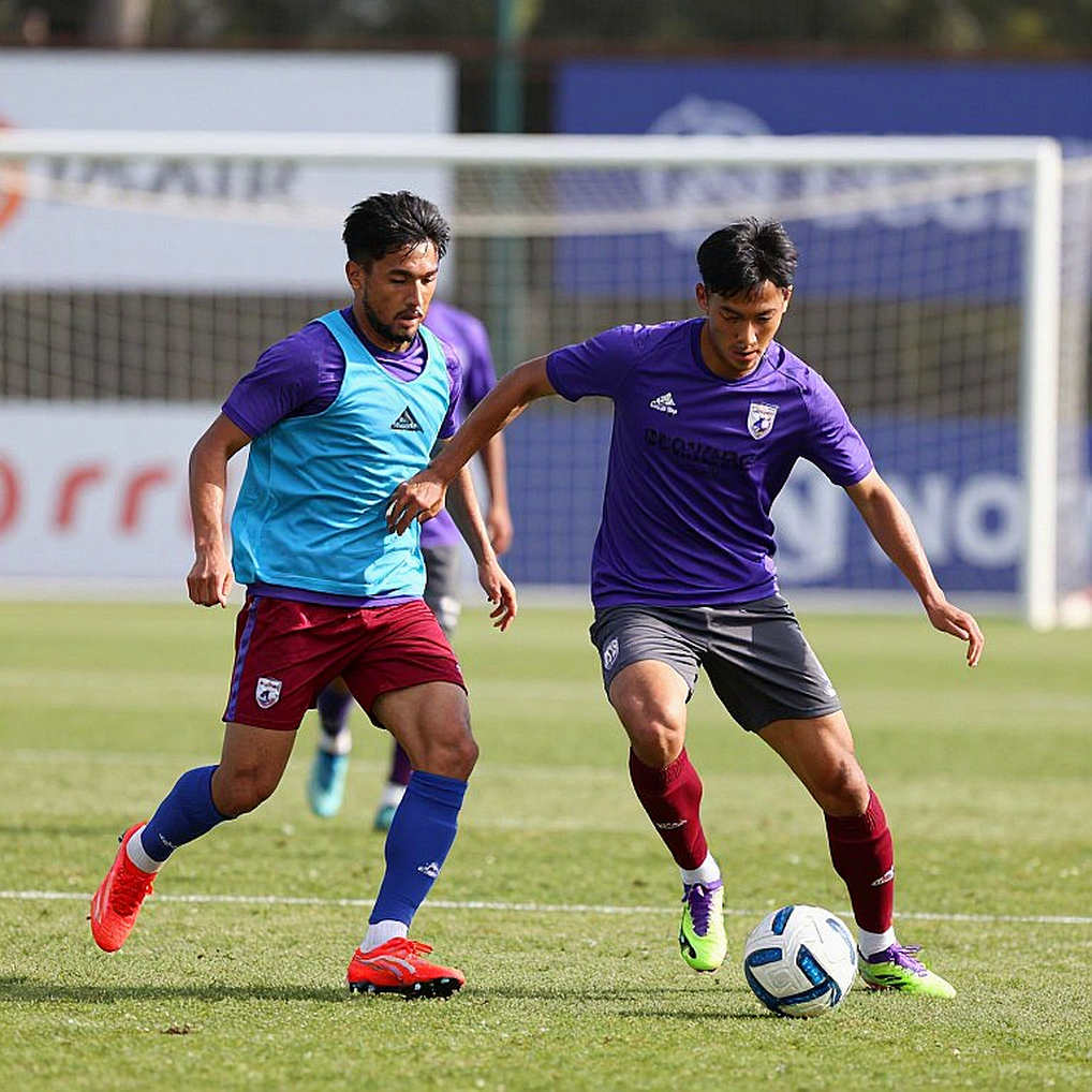 7 Goals in 2 Matches, 5 Days of Rest, and a Promise with No Place to Stand: Arema FC Enter the East Java Derby with an Unsolved Equation 7 Goals in 2 Matches, 5 Days of Rest, and a Promise with No Place to Stand: Arema FC Enter the East Java Derby with an Unsolved Equation