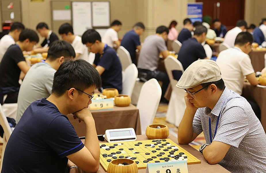 Bàn 4 của Gukesh: nước cờ chiến thuật bị đóng gói thành cú sốc
