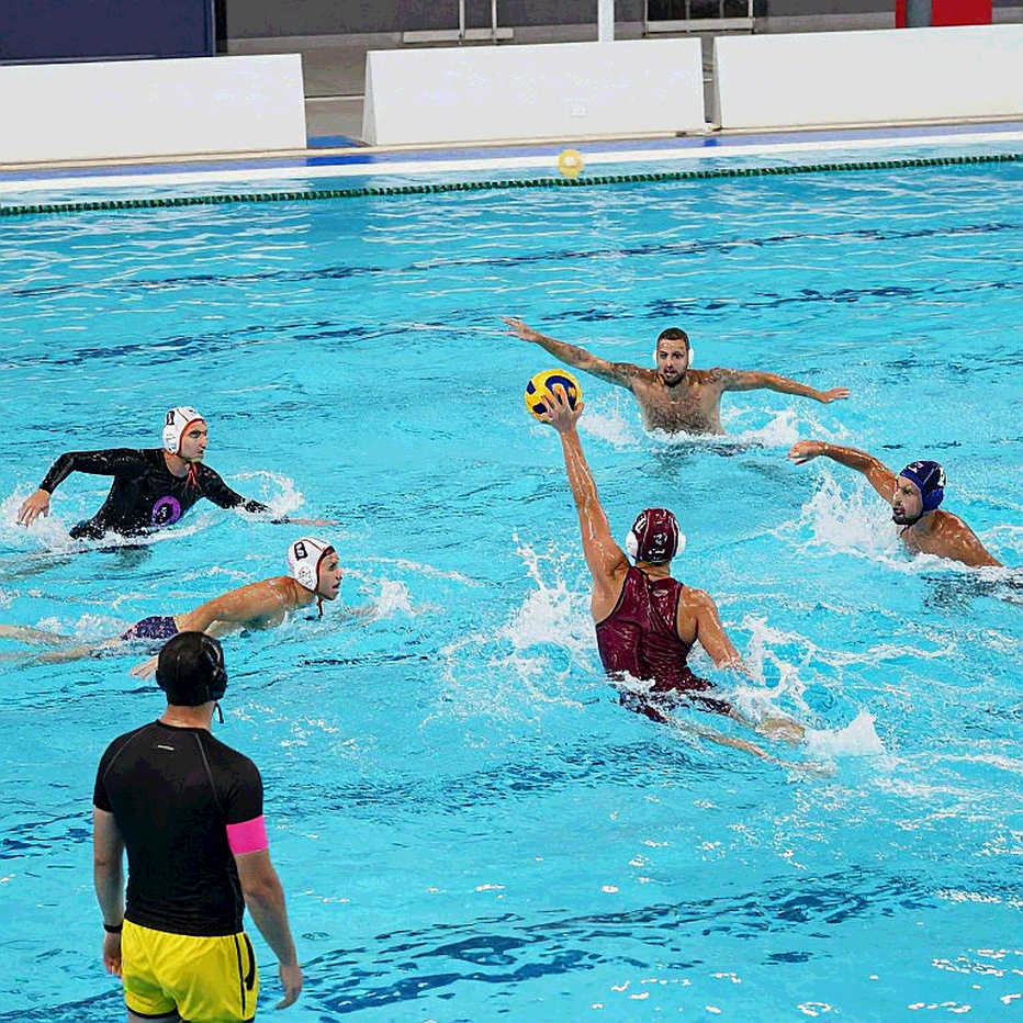 Bơi đại học Mỹ: Khi bốn đội top 10 NCAA gặp nhau, câu chuyện không nằm ở thành tích