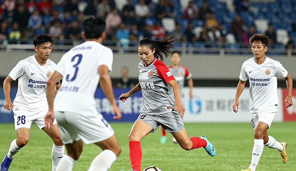 Five Saves Inside the Box: Teja Paku Alam and How Persib Bandung Chose Where to Fall in Seoul Five Saves Inside the Box: Teja Paku Alam and How Persib Bandung Chose Where to Fall in Seoul